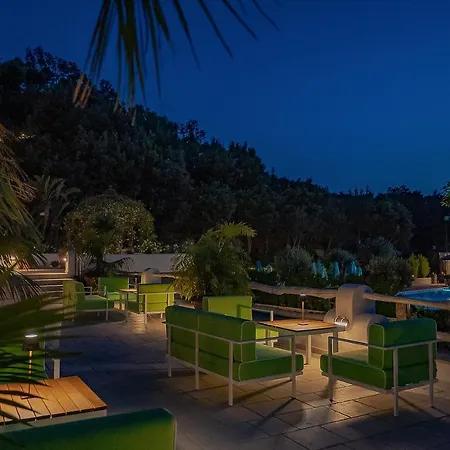 מלון Botania Relais & - The Leading Of The World 5*